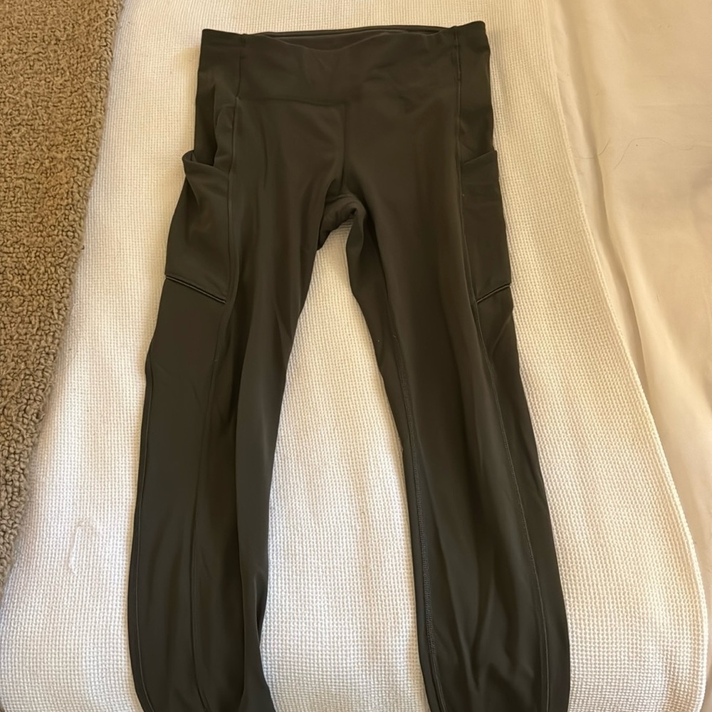 Green Lululemon leggings